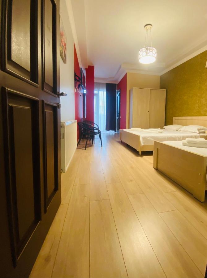 Hotel Phaliashvili Batumi Exterior foto