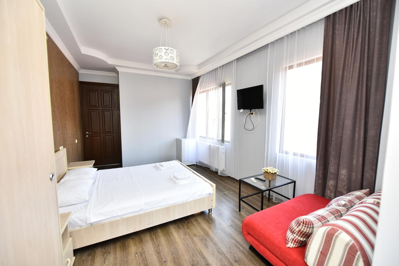 Hotel Phaliashvili Batumi Exterior foto